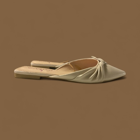 Women's Casual Fashion Cream Twist Mules Size 10 Pointed Toe Slide On Low Heel - Picture 6 of 10